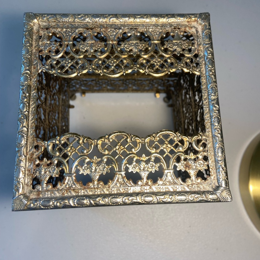 Vintage Ornate Filigree Metal Jewelry Box - Gold Tone - Picture 15 of 15